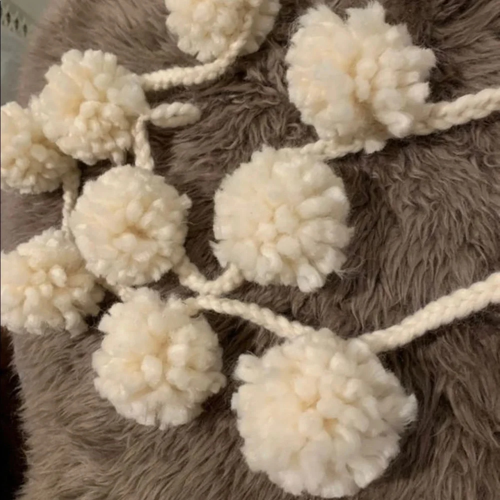 Pom Pom Garland